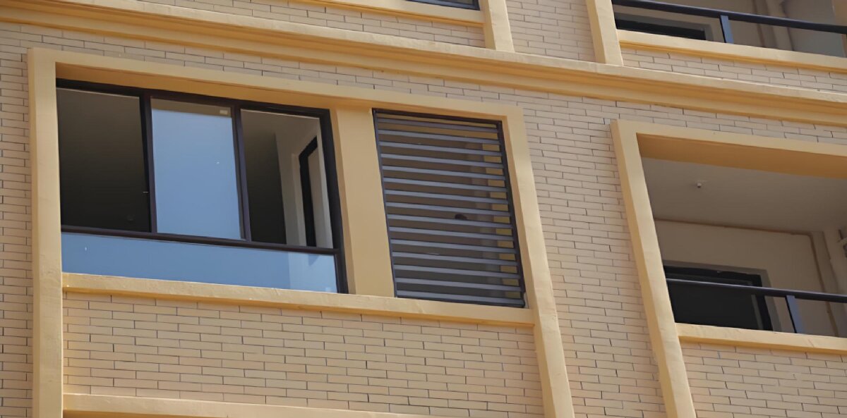 房屋外墻門窗滲水、開裂修繕！(圖1)